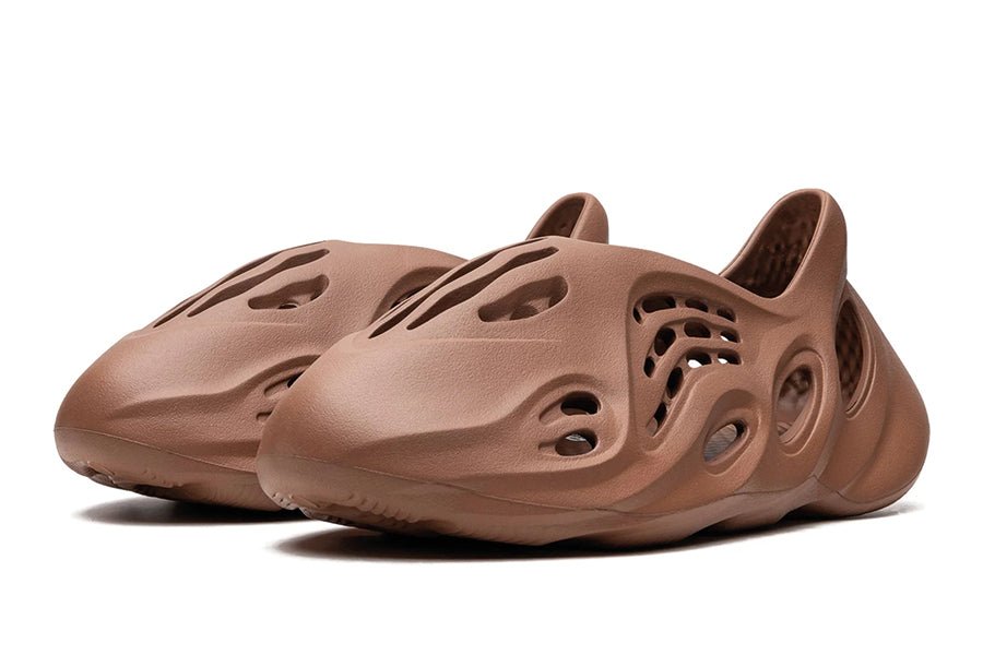 Yeezy Foam RNNR Flax-Sneakers-Lace & Step