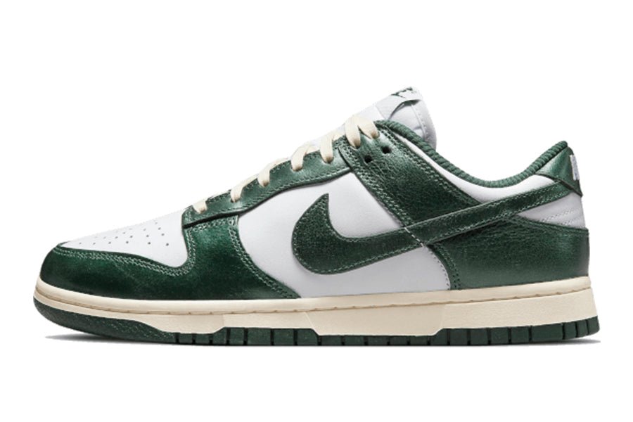 Dunk Low Vintage Green-Sneakers-Lace & Step